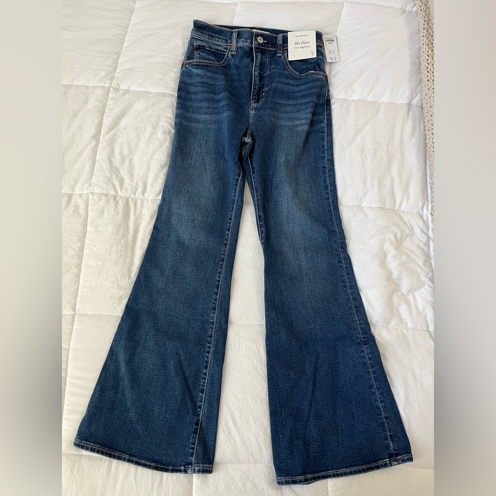 Abercrombie & Fitch The Flare Ultra High Rise Jeans